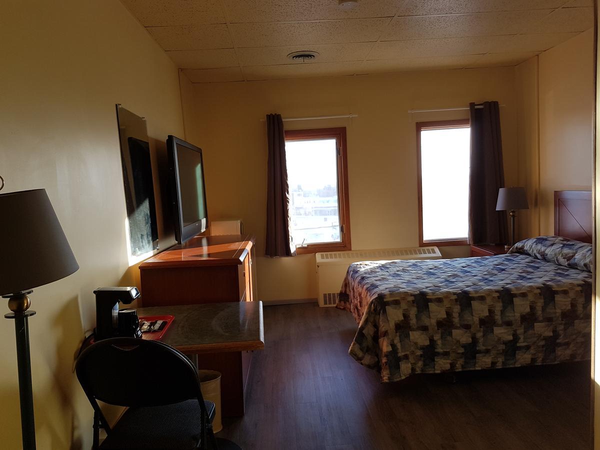 Beaver Hotel North Battleford Exterior foto