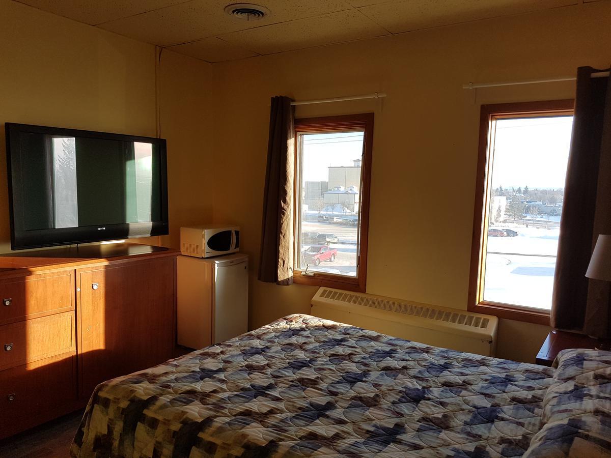 Beaver Hotel North Battleford Exterior foto